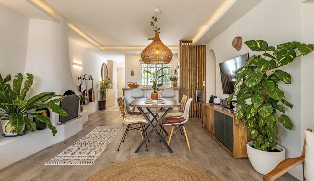 Bright apartment with private rooftop in El Paraíso