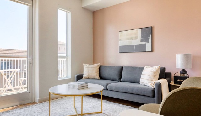 Bright Koreatown 1BR w/Gym & W/D, walk to Wilshire Blvd, by Blueground
