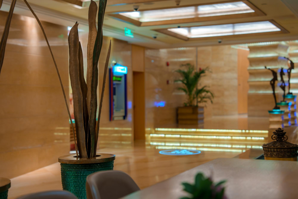 Bright, Spacious & Charming Beach House Steps from Ocean