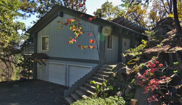 Bring Your Family Home to the Spacious Yosemite Trestlewood Chalet!