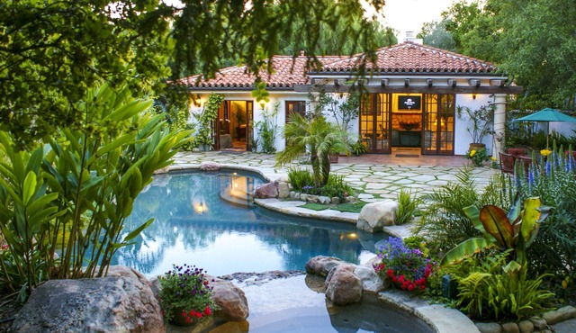 Cabana Las Floras - Serene Tropical Paradise with Pool, Spa, and WiFi
