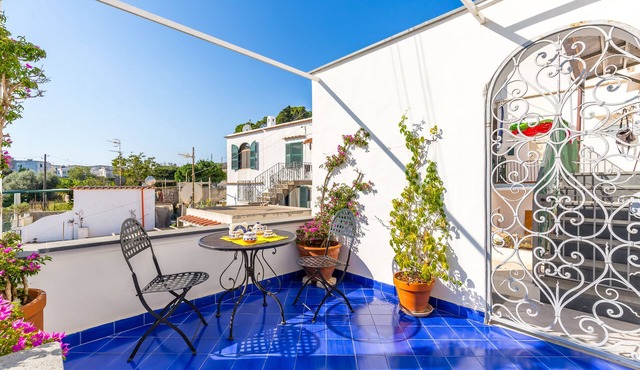 Capri Turquoise by Napoliapartments
