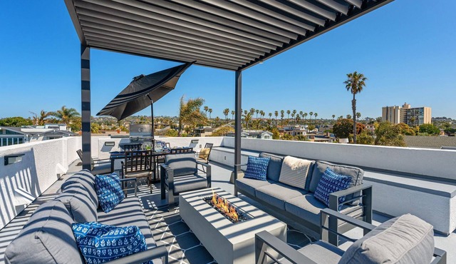 Casa Blanca | Pacific Beach Family Retreat