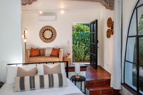 Casa Blanca Suite A1 - New, Private, Cozy!