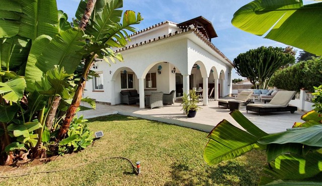 Casa Blue Vista - villa & guestroom