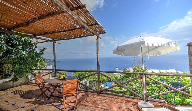 Casa Chicca: A graceful cottage built on the sloping cliff in front of the sea, with Free WI-FI.