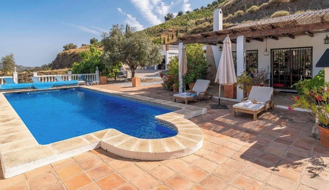Casa Eve Canillas de Albaida by Ruralidays