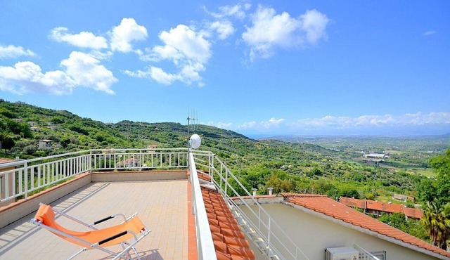 Casa Imma B: A welcoming apartment situated in a quiet location, a few minutes from the town center, with Free WI-FI.