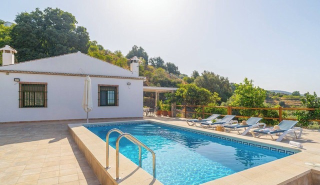 Casa La Cola Sedella by Ruralidays