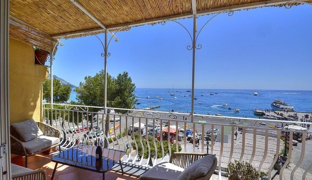 Casa Ninnolo: A bright and sunny two-story independent house situated in a central location, at a short distance from the beach, with Free WI-FI.