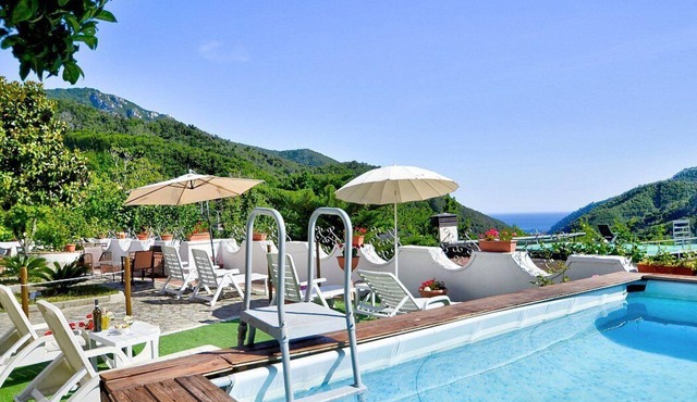 Casa Trifone A: A graceful studio apartment surrounded by the greenery, with Free WI-FI.