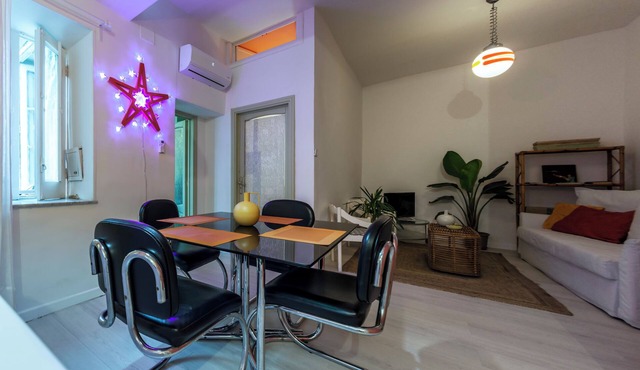 Cavour Charming terraced apartment in the Historic Center of Naples