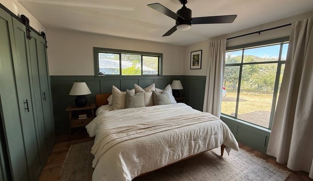 Charming 2 bedroom house - mountain views, AC, close to vineyards