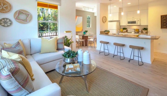 Charming 2-bedroom apartment with WiFi, AC in serene Irvine