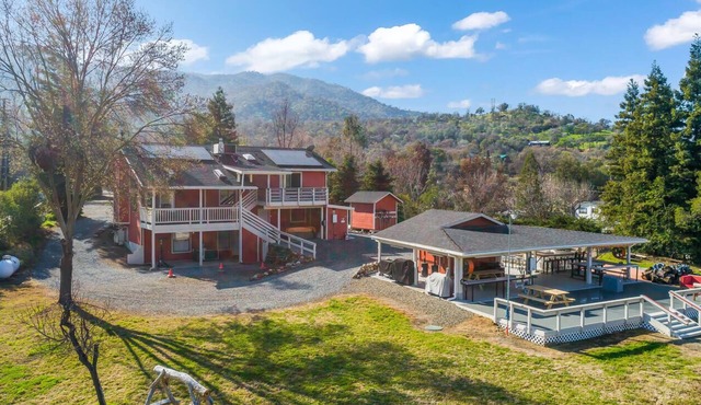 Charming 3-4 BR home with pool, river access & sweeping grounds