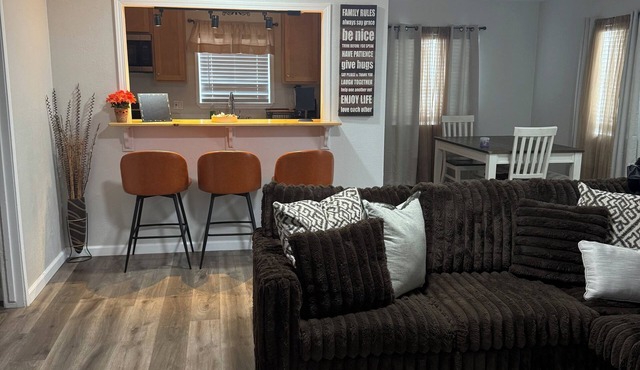 Charming 3-bedroom house in marvelous Manteca with AC