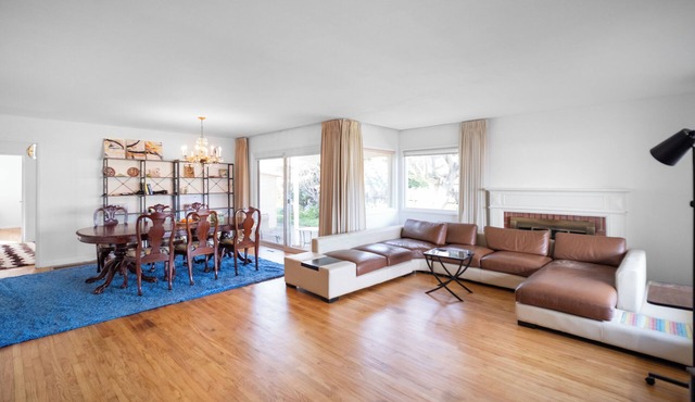 Charming 3-bedroom house in terrific San Leandro with AC, WiFi in San Leandro