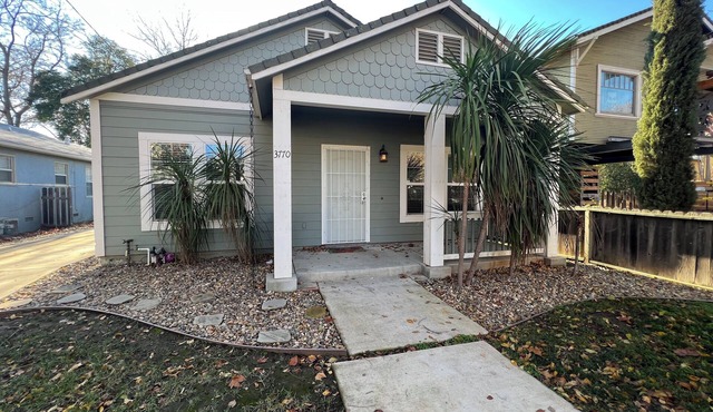 Charming 3BR/2BA Near UC Davis Med Center – AC & Off-Street Parking