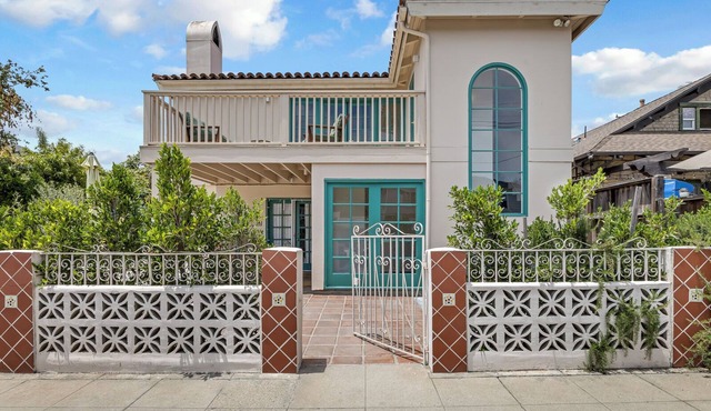 Charming 4BR/3BA Getaway, Walk to Downtown Santa Barbara & Beach, Sleeps 8