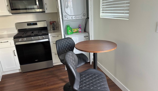 Charming bed & breakfast in beautiful Los Angeles with AC