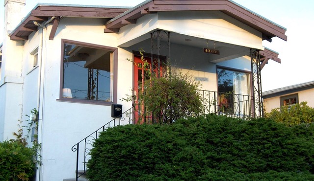 Charming Berkeley Craftsman Cottage in Berkeley