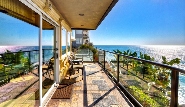 Charming & Cozy Villa with Beautiful Views of The Pacific Ocean!