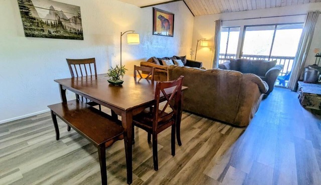 Charming Forest Retreat – Steps from Snow Summit Slopes