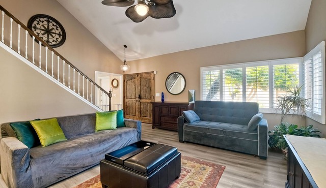 Charming La Jolla Area, 4bd/2bth w/Putting Green and NEW Ping Pong Table!
