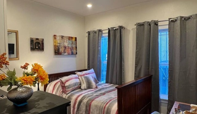 Charming Studio Near Downtown LA * W/D * AC * WIFI