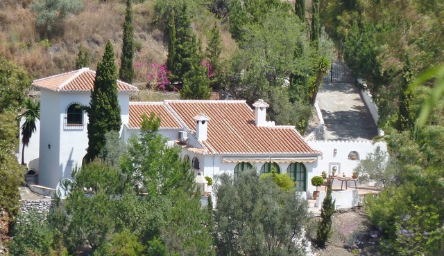Charming Villa, private pool, fabulous views, wifi, close to Competa and the sea