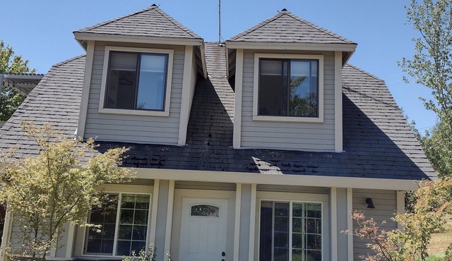 Chic cottage w/spectacular views - minutes from downtown