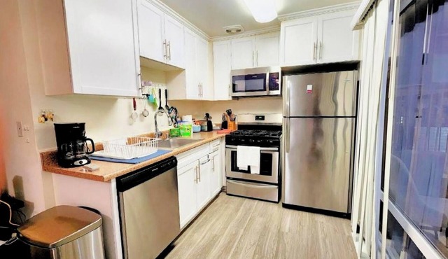 Chic & Cozy 2BR at Westpark Luxe – Complimentary Parking