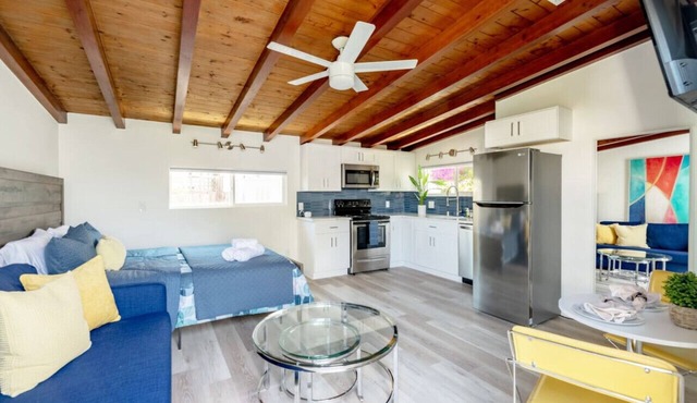 Chic Studio Suite, Serene Backyard in Heart of SD