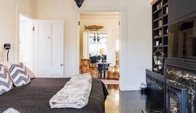 Chic Victorian Studio Pacific Heights