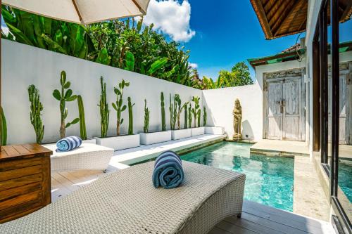 Classy 1BR Villa Sunflower with Private Pool in Canggu -Bali