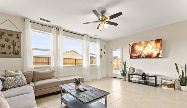 Clean & Spacious 3-BR Home w/ King Bed & Fast WiFi