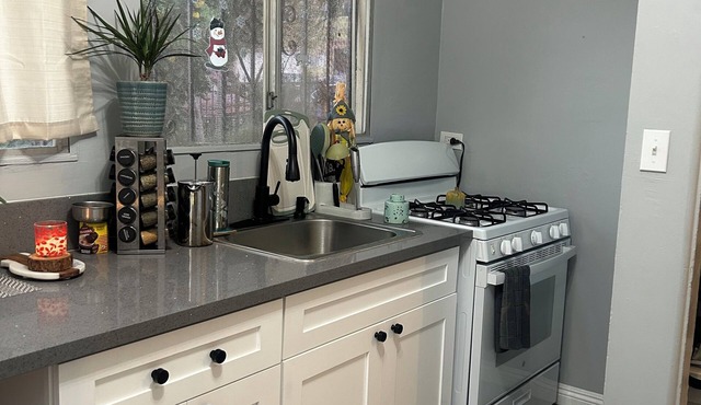 Close to Dodger Stadium, DTLA, USC, Hollywood, and More Your Perfect LA Getaway!