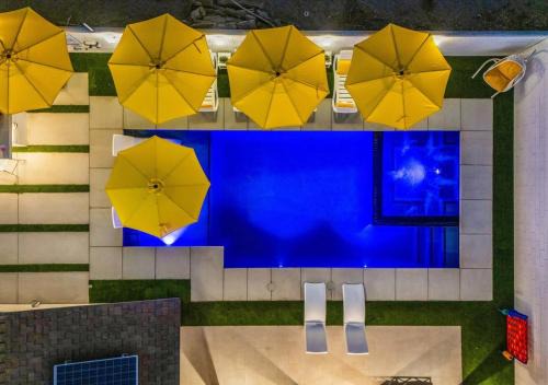 Coachella Hide-away Deals,pool,spa,Pickleball,Game