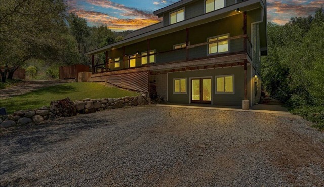 Comfort in Nature, Multi-Family, Sleeps 14, BBQ