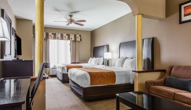 Comfort Suites Bakersfield