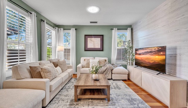 Comfortable 4BR Living｜Serene Patio｜Home Office｜Community Pool Access #41333
