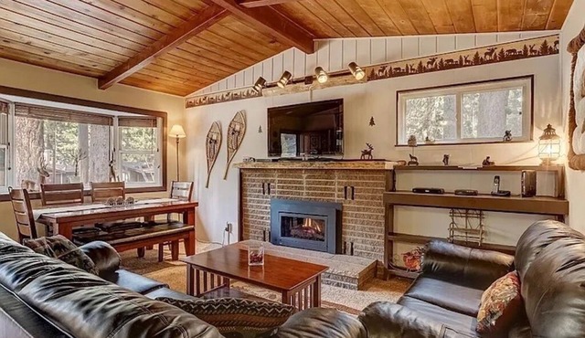 Comfy Fully Furnished Tahoe Cabin-Quiet Neighborhood Near Trails, Lake