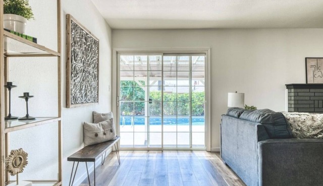 Convenient Getaway close to it All!