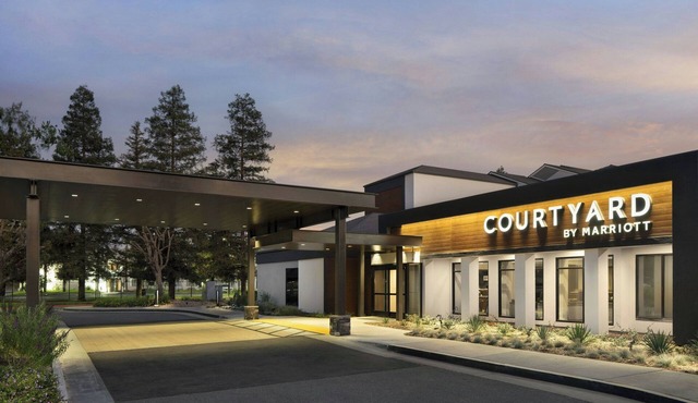Courtyard by Marriott Bakersfield