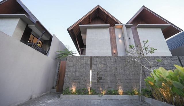 Cozy 2BR Villa at Kedungu with Private Pool