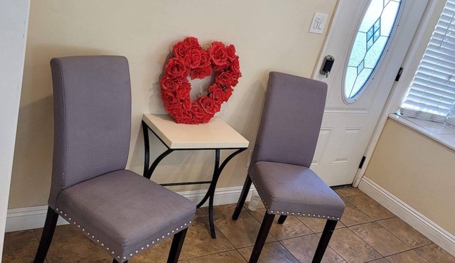 Cozy 4bds*, Close2Everything, Free Parking (1 car)/Wifi, 15min to everything