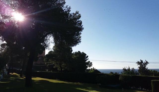 Cozy and modern, overlooking the Mediterranean Sea. Near the beach, harbor and center.