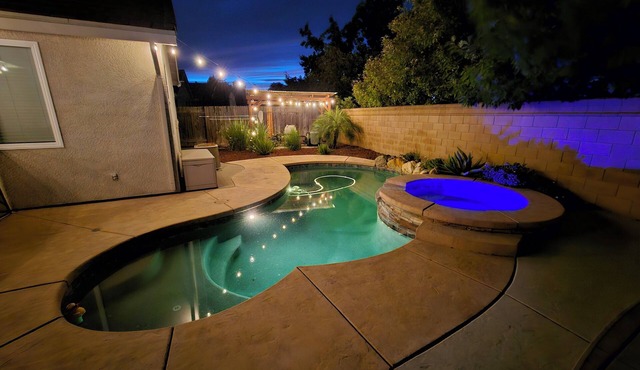 Cozy & Convenient: A Clean Home Away from Home with Pool & Heated Spa