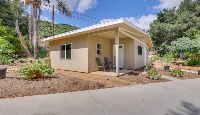 Cozy Escondido Escape Near Hiking & Downtown!