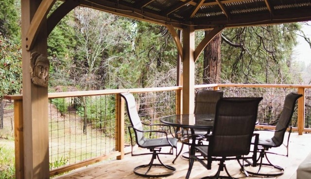 Cozy, Private House With Hot Tub on 2 Acres